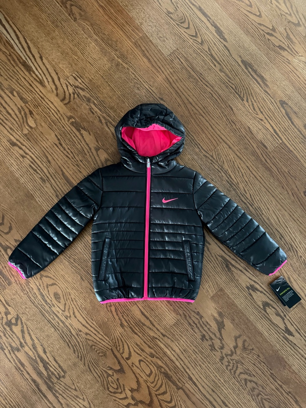 NWT Nike Size 6 Girls Black / Pink Puffer Jacket